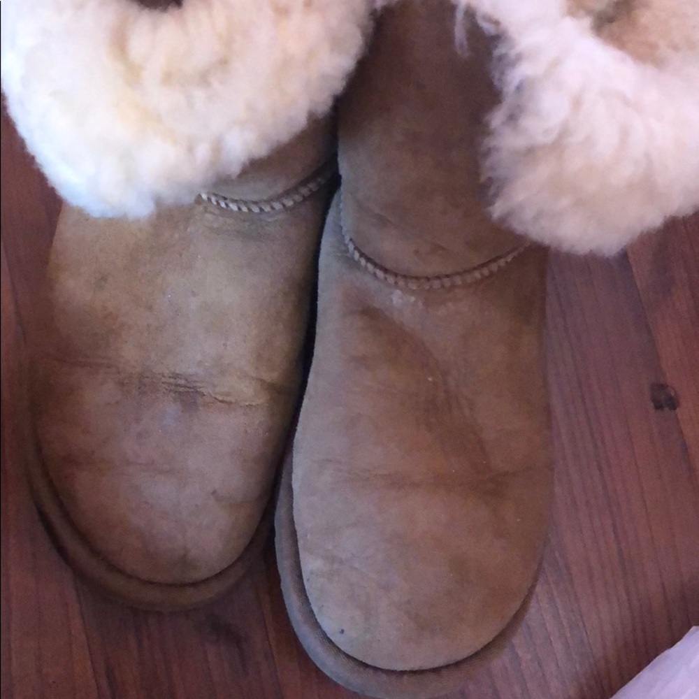 Brown uggs
